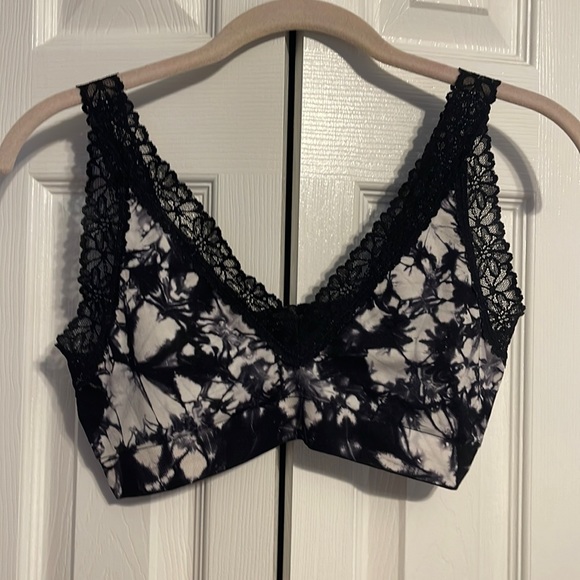PINK Victoria's Secret black and white tie dye lace trim bralette size Medium - Picture 2 of 11